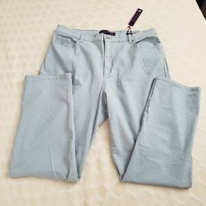 New with Tags Gloria Vanderbilt Amanda Original Slimming Jean Size 18 Light Blue